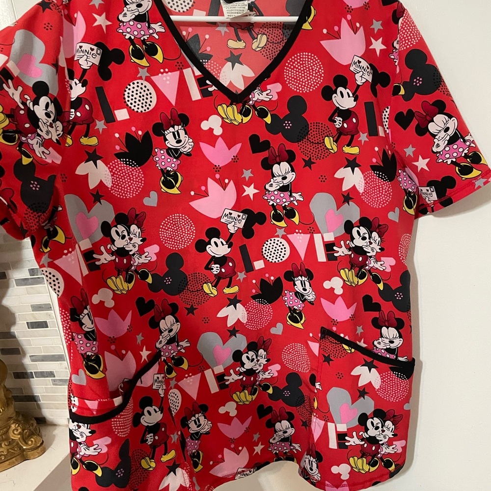 Disney MICKEY MINNIE Print Short sleeve Red pink Healthcare Nursing scrub top XL - Picture 4 of 6
